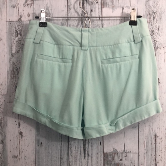 Alice & Olivia Cady Cuff Short Skylight Aqua - Picture 2 of 11